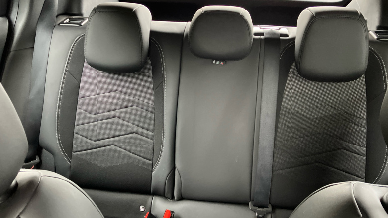 Jeep Avenger 1.2 e-Hybrid Summit 5dr DCT Petrol Hatchback